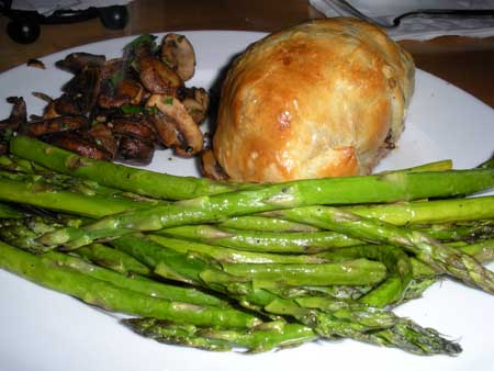 Mini Beef Wellington w/ Gorgonzola