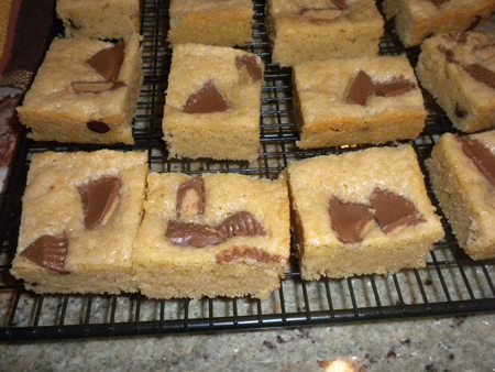 Peanut Buttecup Blondies