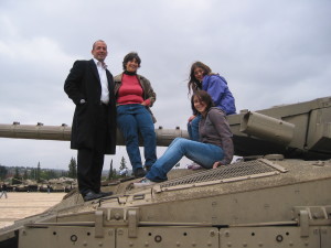 Beja and the Girls (on a tank)